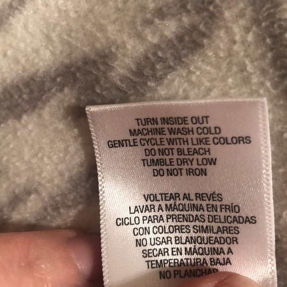 NWOT Jaclyn Smith Sleep Shirt. Gray/Off White. Pink piping detail.  Large. Soft - Picture 14 of 14